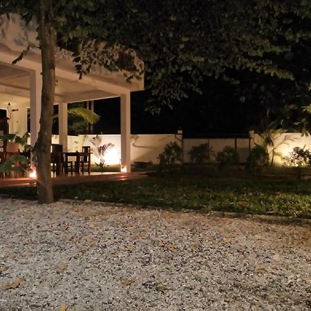 מיריסה Sounds Of Nature Mini Hotel מראה חיצוני תמונה