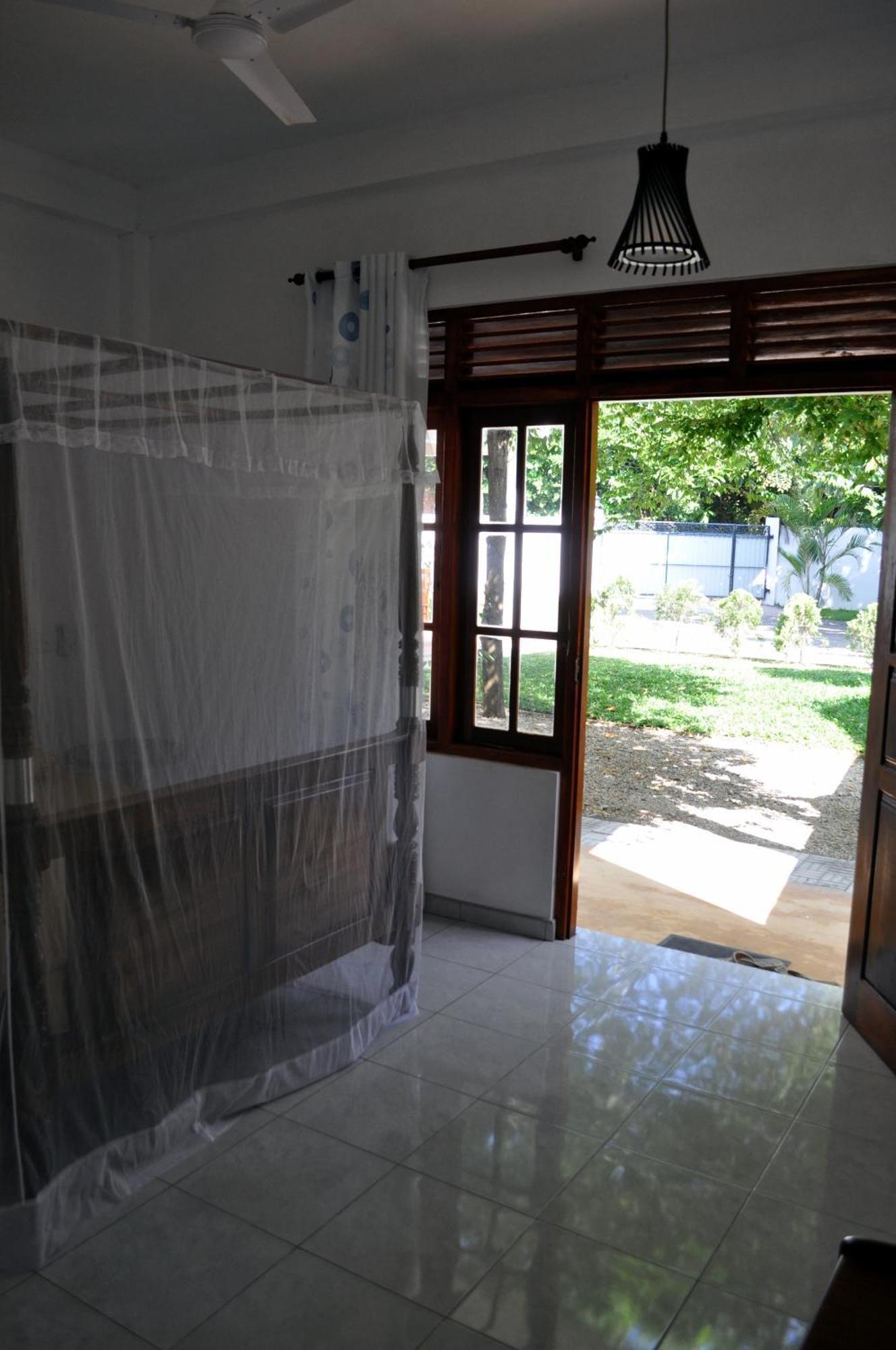 מיריסה Sounds Of Nature Mini Hotel חדר תמונה